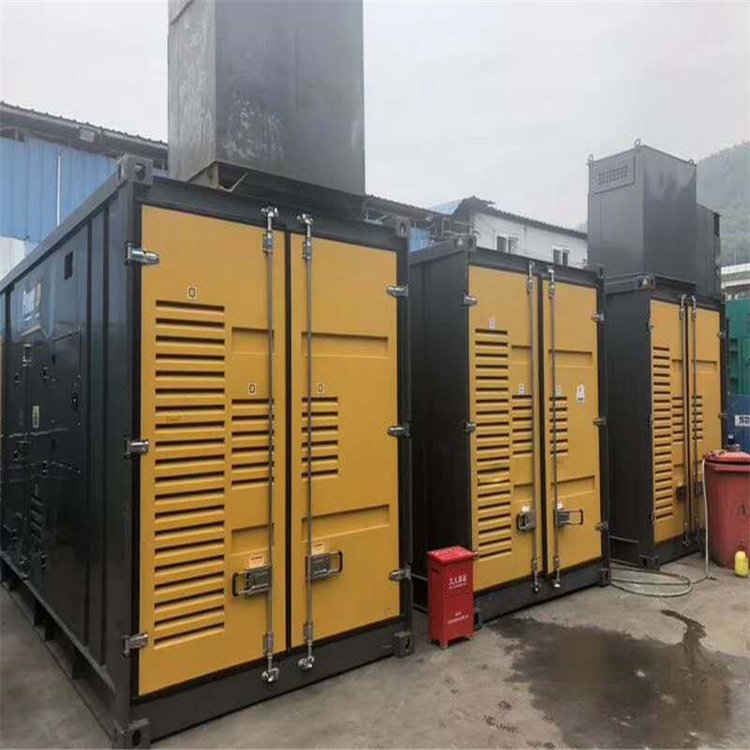 小店温度变化对不同类型欠压保护装置的可靠性影响有何差异？