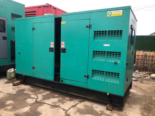 小店怎样合理控制磷酸铁锂蓄电池的充放电倍率以延长其使用寿命？