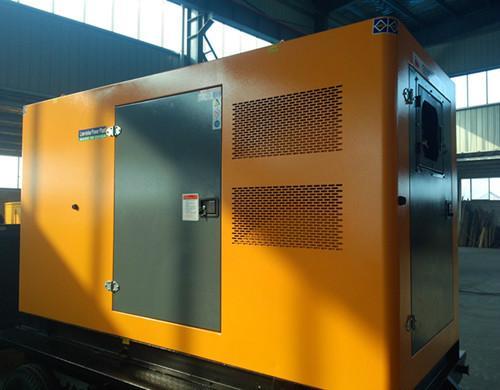 小店汽油发电机组电瓶电解液的密度应该保持在什么范围？